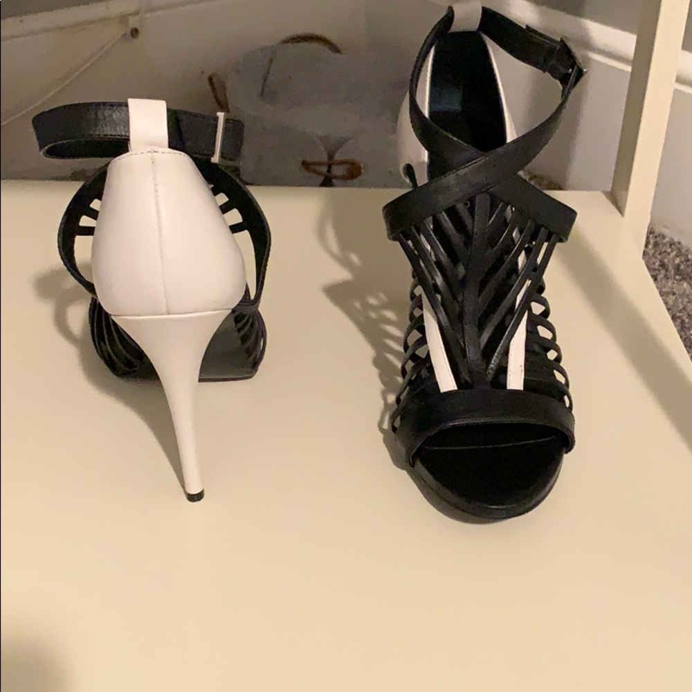 Calvin Klein black and white heels size 9 - Picture 3 of 5
